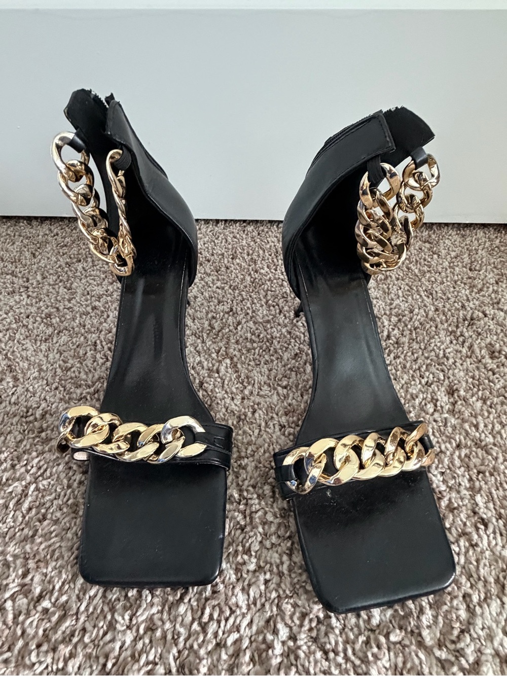 Black Women's Chain-Accent Heeled Sandals